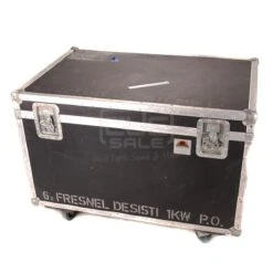 DeSisti Leonardo 1kw Fresnel Pole Operated 15 DeSisti Leonardo 1kw Fresnel Pole Operated -Trendy Winkel Voor Audiobenodigdheden Desisti 1kW POE Fresnel flightcase 6x 3