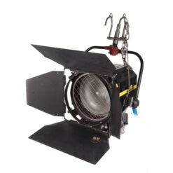 DeSisti Leonardo 2kw Fresnel Pole Operated