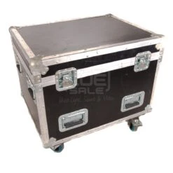 PR Lighting XLed 336 RGB -Trendy Winkel Voor Audiobenodigdheden PR Wash movinghead in case 11