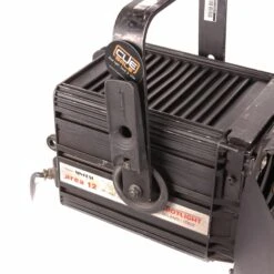 Spotlight Sintesi Area 12 1kW Fresnel -Trendy Winkel Voor Audiobenodigdheden Spotlight Sintesi Area 12 fresnel 5 scaled 1