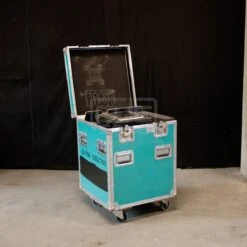 Clay Paky Alpha Profile 700 -Trendy Winkel Voor Audiobenodigdheden Varilite Alpha 700 single flightcase green 2