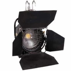 DeSisti LEDonardo 2KW Fresnel Pole Operated LED